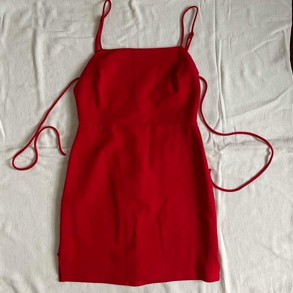 Dresses & Skirts - Red stretchy mini tie party dress